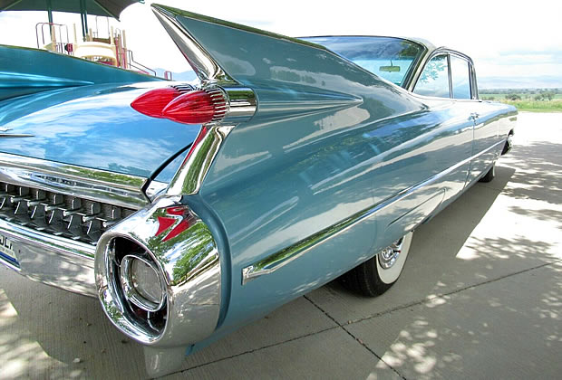 1959-cadillac-coupe-deville-fins.jpg